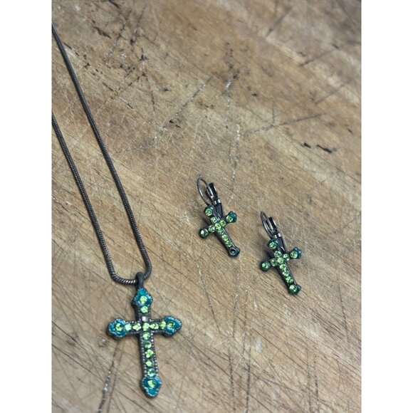 Antique-Style Cross Pendant Necklace & Earrings Set With Green Rhinestones On Me - Picture 4 of 8